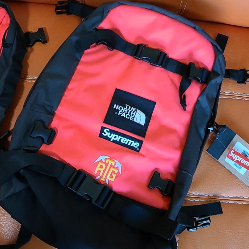SOLD! Supreme North Face RTG Backpack Rocket Red - Picture 4 of 13